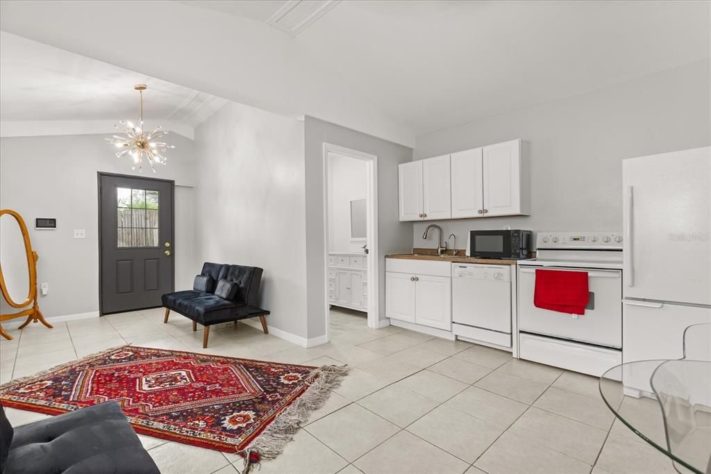 For Sale: $2,165,000 (5 beds, 4 baths, 4798 Square Feet)