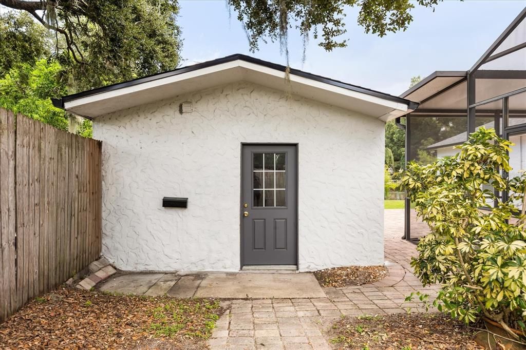 For Sale: $2,165,000 (5 beds, 4 baths, 4798 Square Feet)