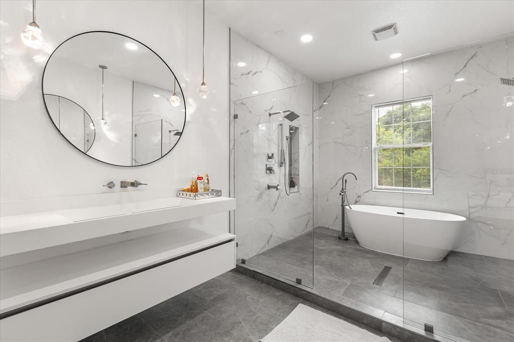 For Sale: $2,165,000 (5 beds, 4 baths, 4798 Square Feet)