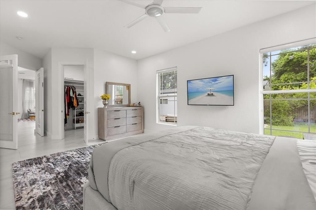 For Sale: $2,165,000 (5 beds, 4 baths, 4798 Square Feet)