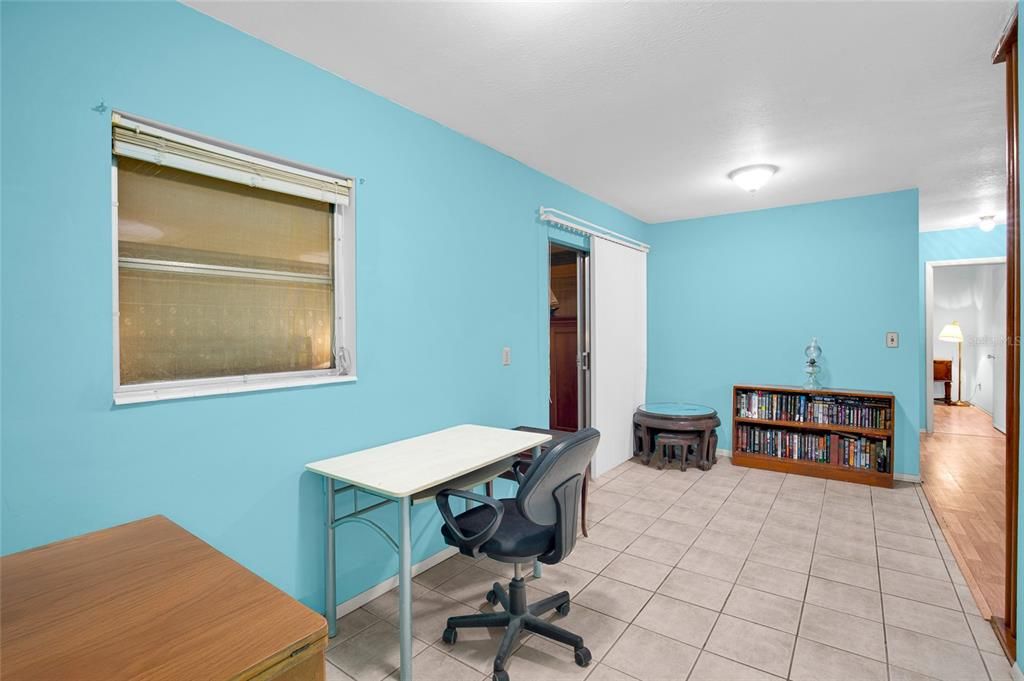 For Sale: $312,900 (3 beds, 1 baths, 1488 Square Feet)