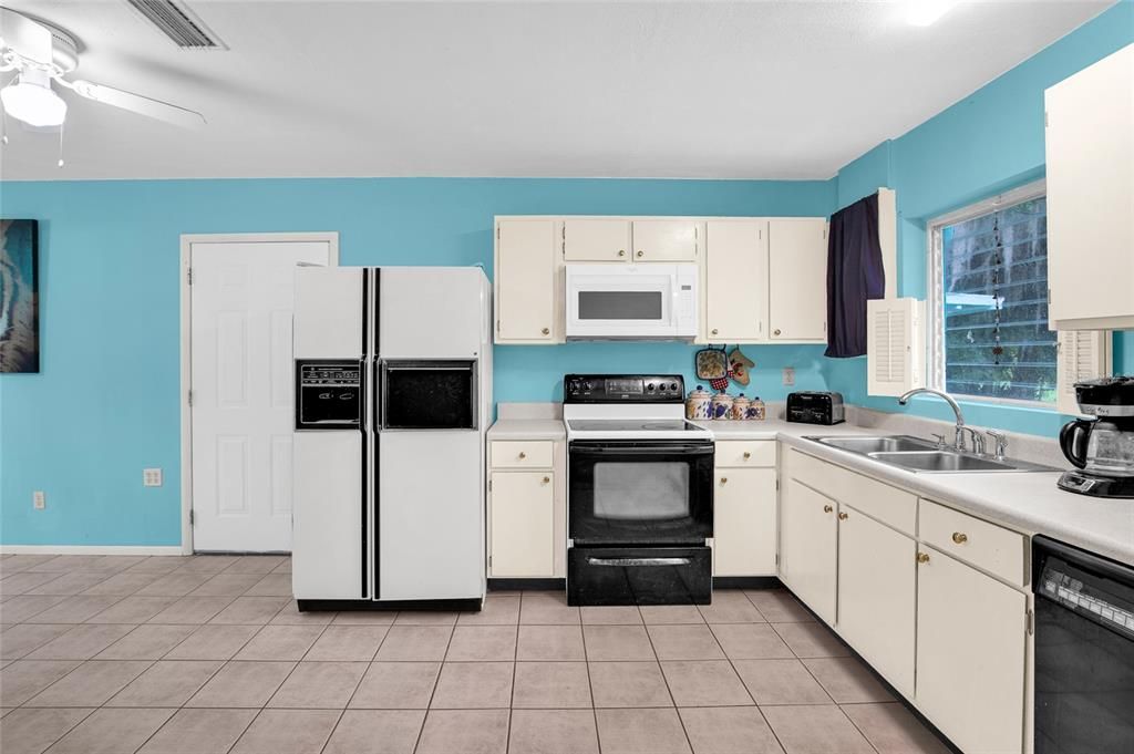 For Sale: $312,900 (3 beds, 1 baths, 1488 Square Feet)