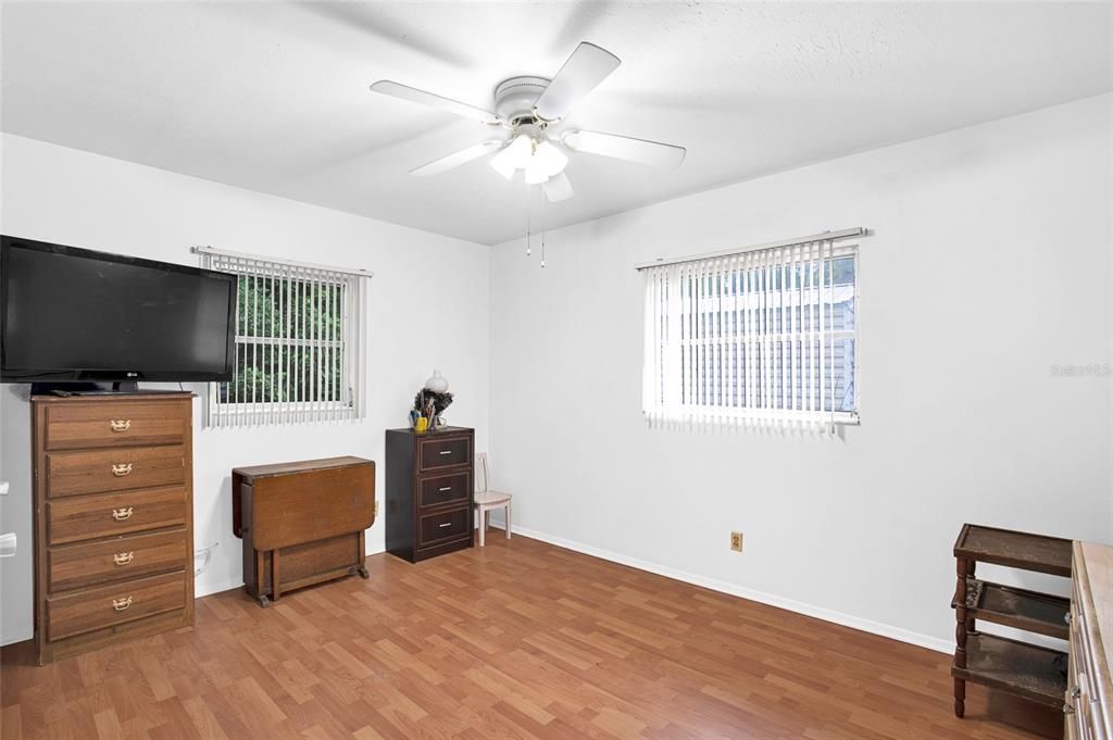 For Sale: $312,900 (3 beds, 1 baths, 1488 Square Feet)