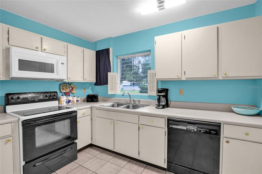 For Sale: $312,900 (3 beds, 1 baths, 1488 Square Feet)