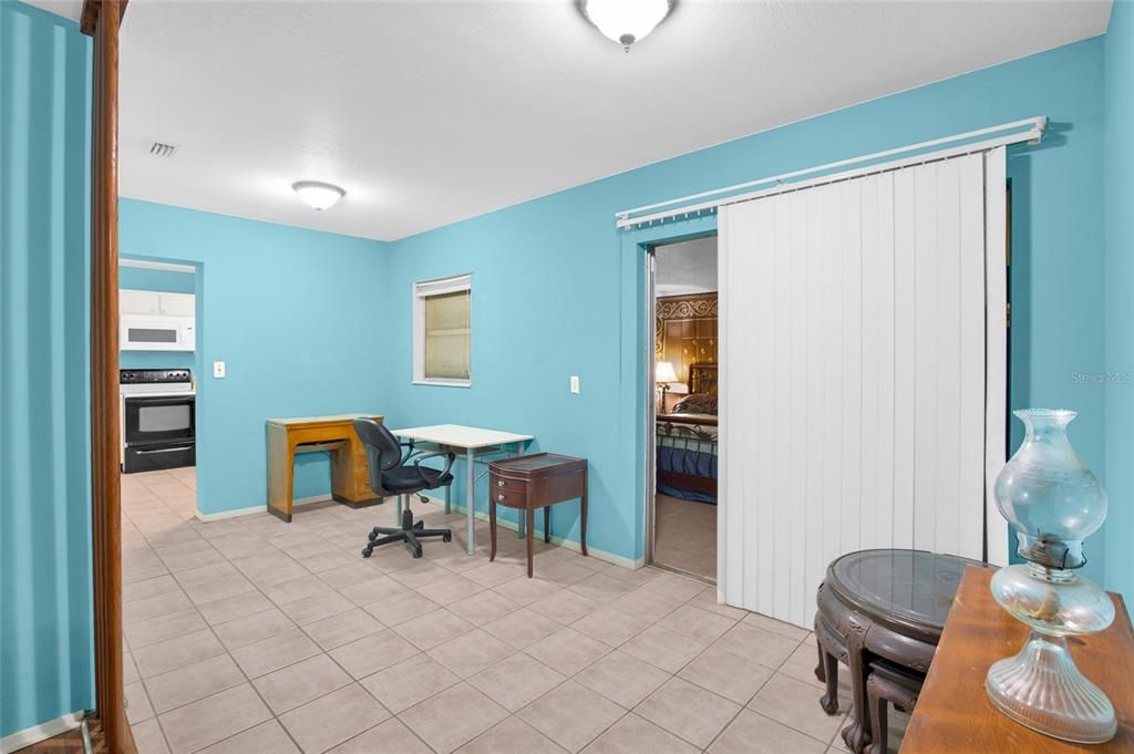 For Sale: $312,900 (3 beds, 1 baths, 1488 Square Feet)