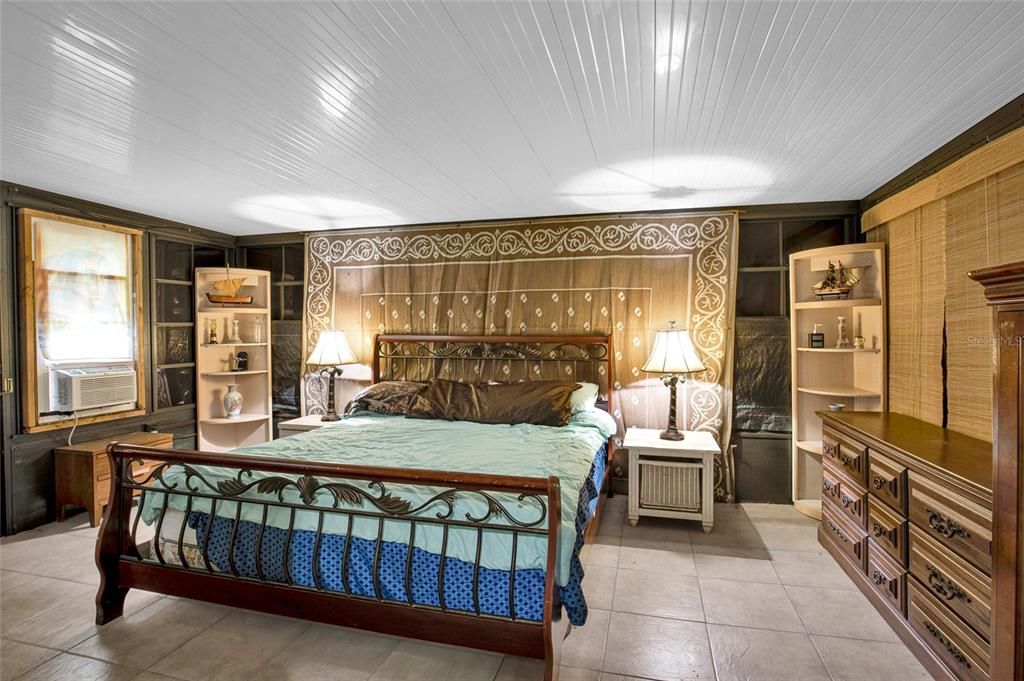 For Sale: $312,900 (3 beds, 1 baths, 1488 Square Feet)