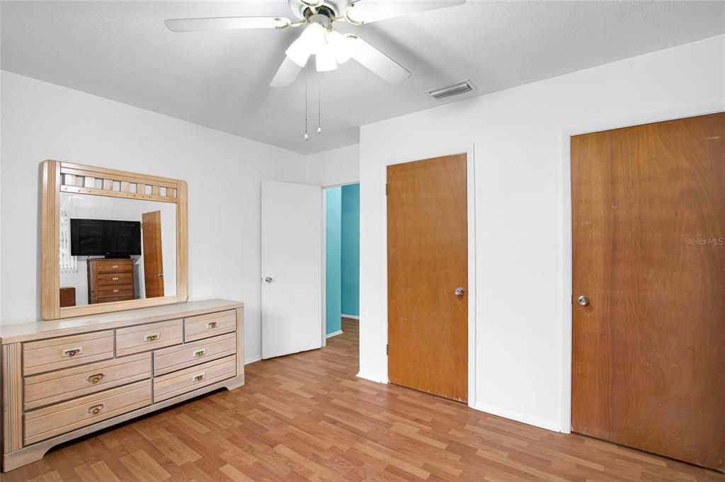 For Sale: $312,900 (3 beds, 1 baths, 1488 Square Feet)