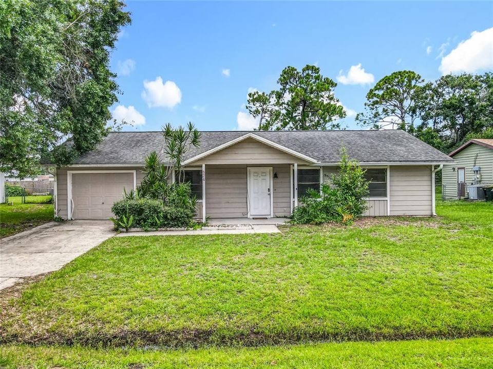 For Sale: $209,000 (3 beds, 2 baths, 1107 Square Feet)