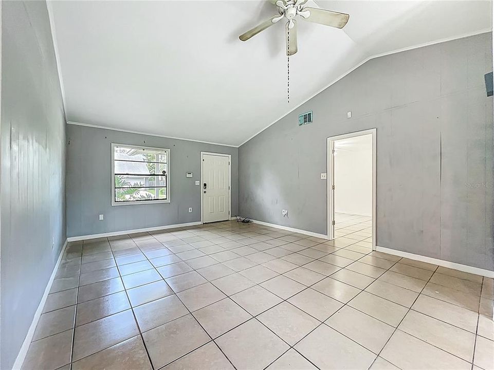 For Sale: $209,000 (3 beds, 2 baths, 1107 Square Feet)