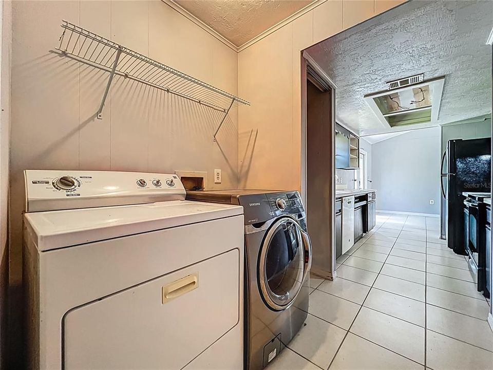 For Sale: $209,000 (3 beds, 2 baths, 1107 Square Feet)