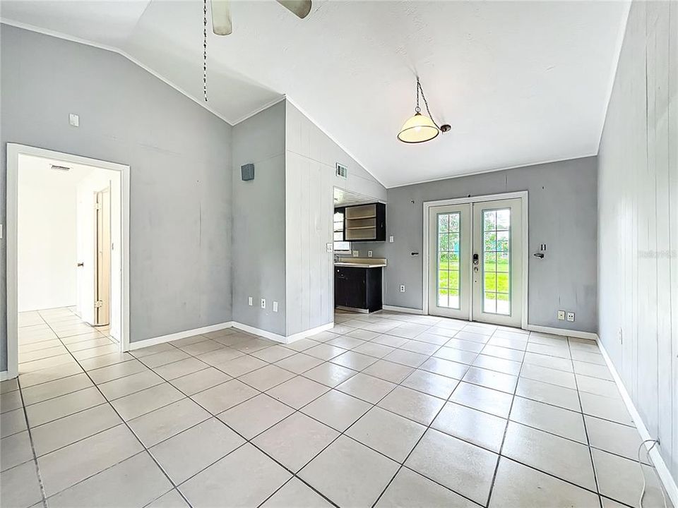 For Sale: $209,000 (3 beds, 2 baths, 1107 Square Feet)