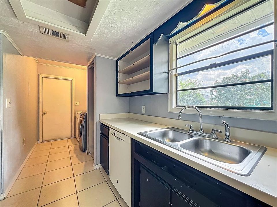 For Sale: $209,000 (3 beds, 2 baths, 1107 Square Feet)