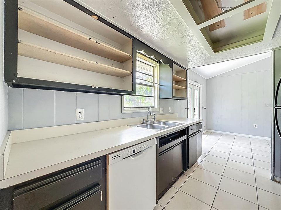 For Sale: $209,000 (3 beds, 2 baths, 1107 Square Feet)