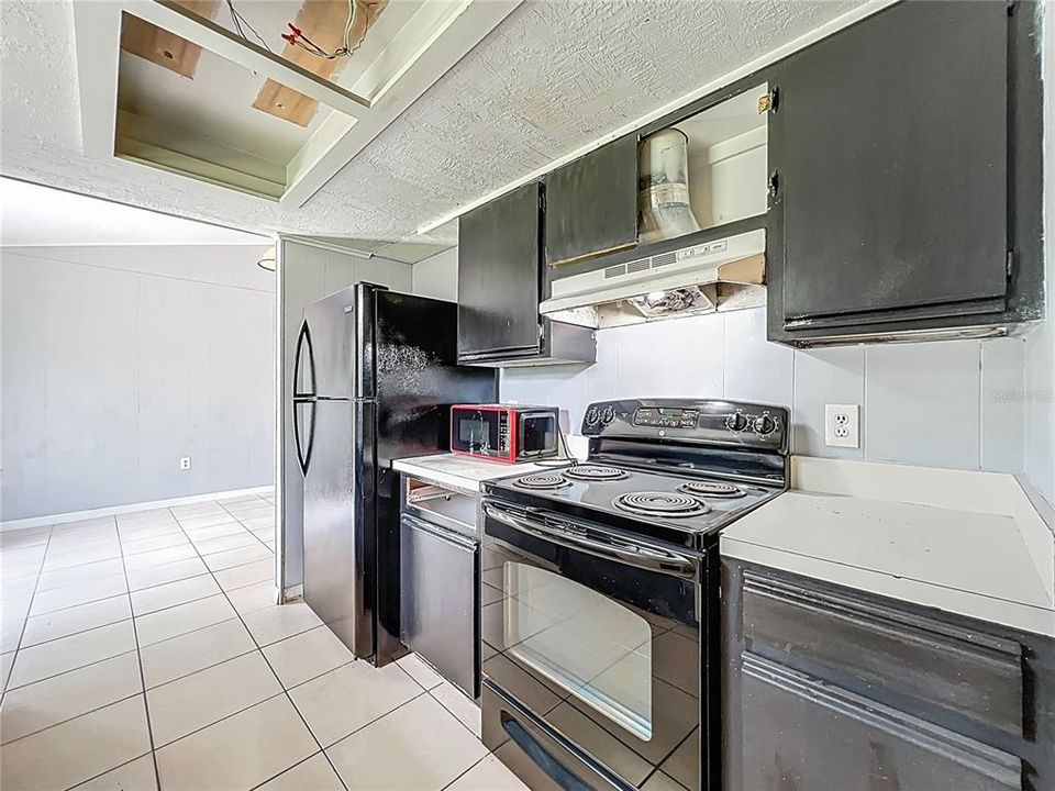 For Sale: $209,000 (3 beds, 2 baths, 1107 Square Feet)