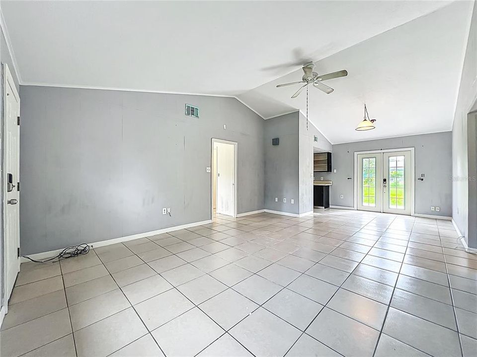 For Sale: $209,000 (3 beds, 2 baths, 1107 Square Feet)