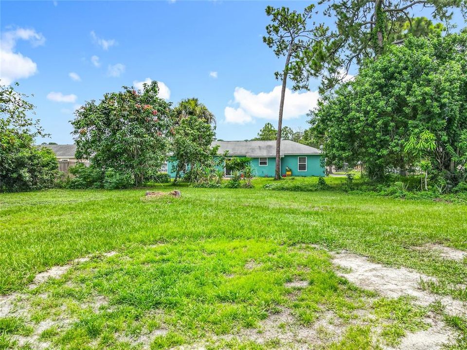 For Sale: $209,000 (3 beds, 2 baths, 1107 Square Feet)