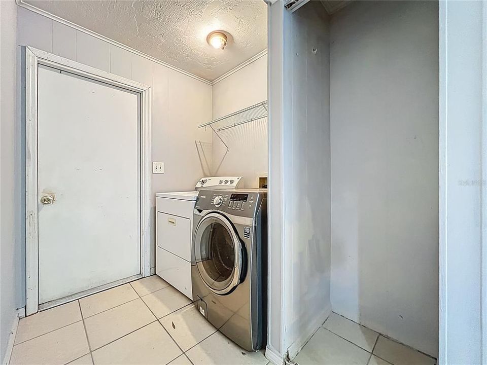 For Sale: $209,000 (3 beds, 2 baths, 1107 Square Feet)