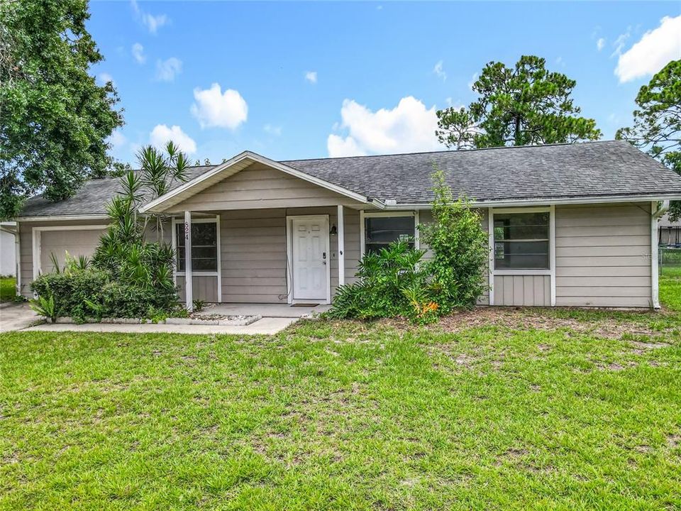 For Sale: $209,000 (3 beds, 2 baths, 1107 Square Feet)