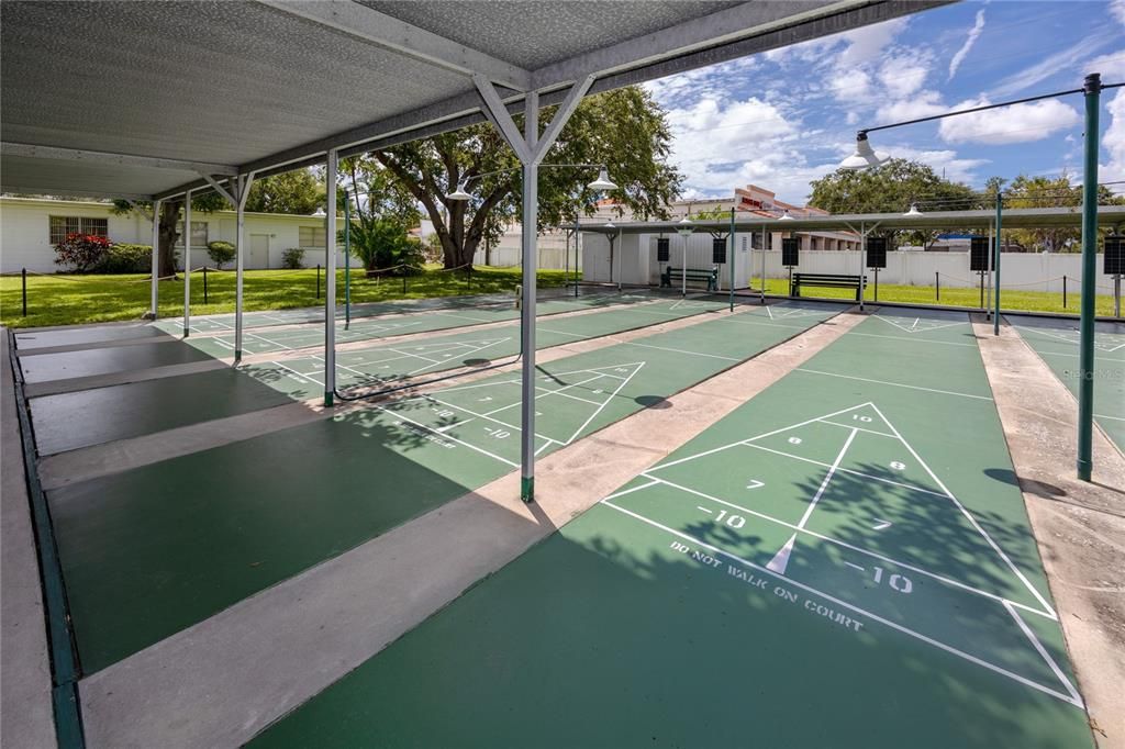 For Sale: $129,900 (2 beds, 2 baths, 875 Square Feet)