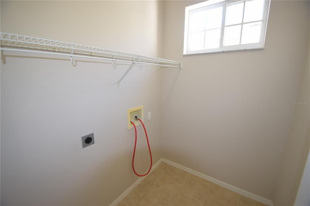 For Rent: $2,100 (3 beds, 2 baths, 1616 Square Feet)