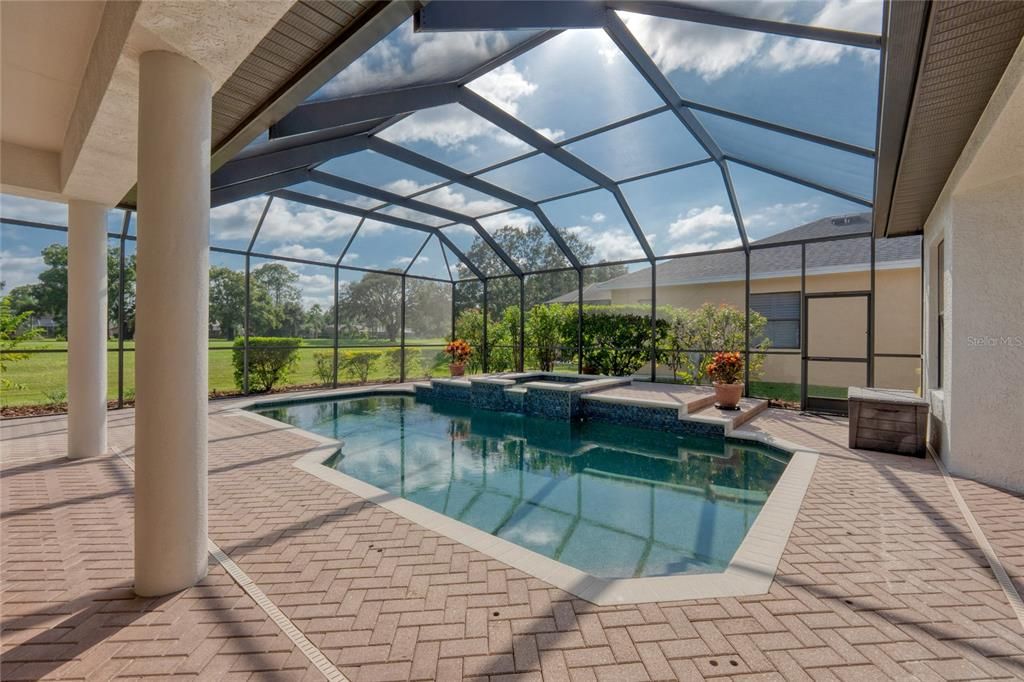 Под контрактом: $965,000 (4 спален, 3 ванн, 3271 Квадратных фут)