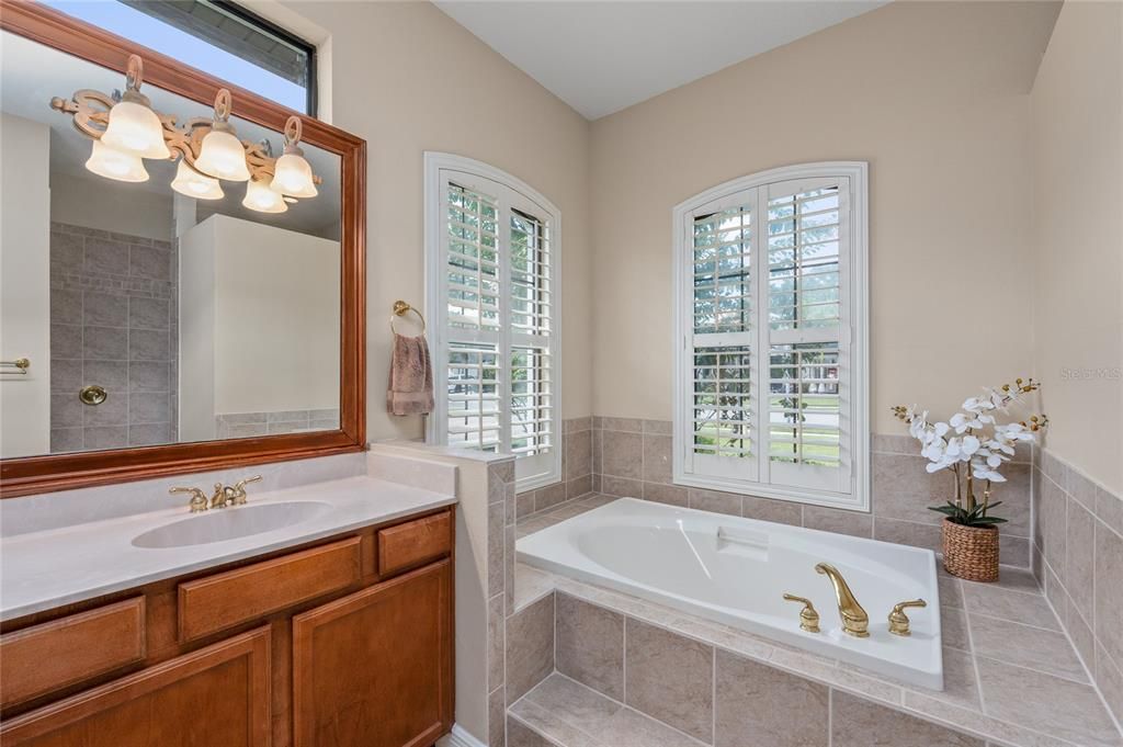 Под контрактом: $965,000 (4 спален, 3 ванн, 3271 Квадратных фут)