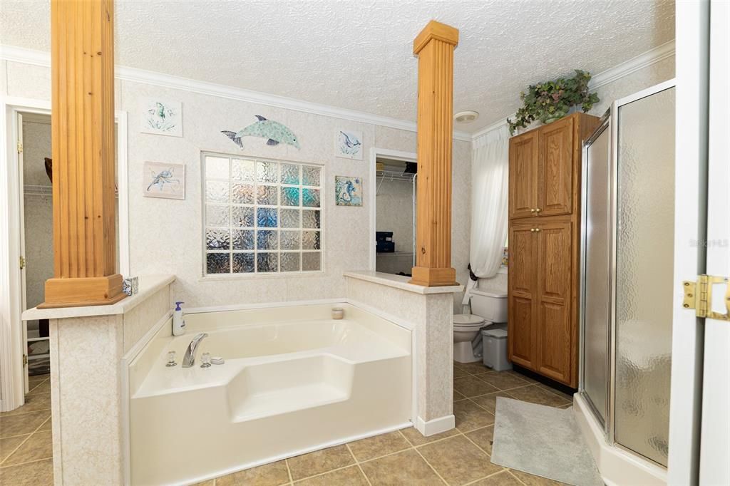 For Sale: $254,900 (3 beds, 2 baths, 1836 Square Feet)