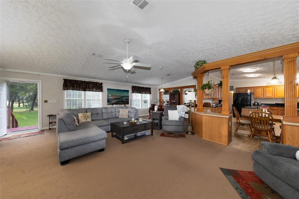 For Sale: $254,900 (3 beds, 2 baths, 1836 Square Feet)