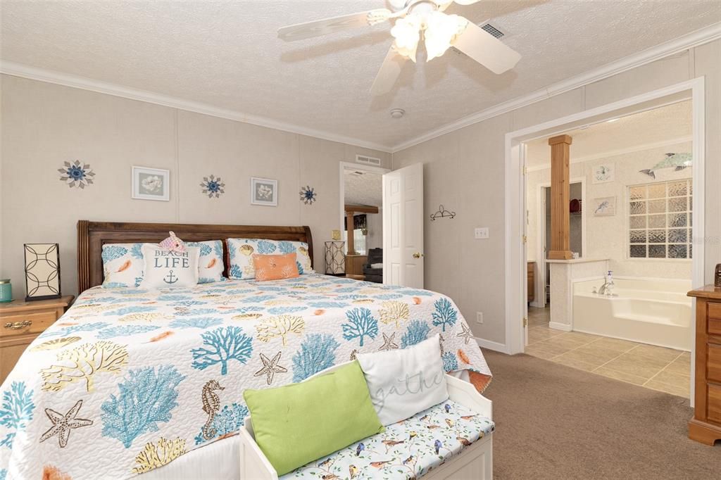 For Sale: $254,900 (3 beds, 2 baths, 1836 Square Feet)