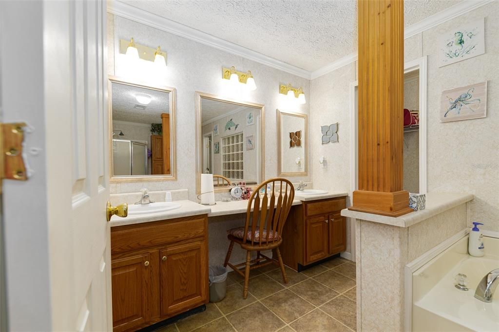 For Sale: $254,900 (3 beds, 2 baths, 1836 Square Feet)