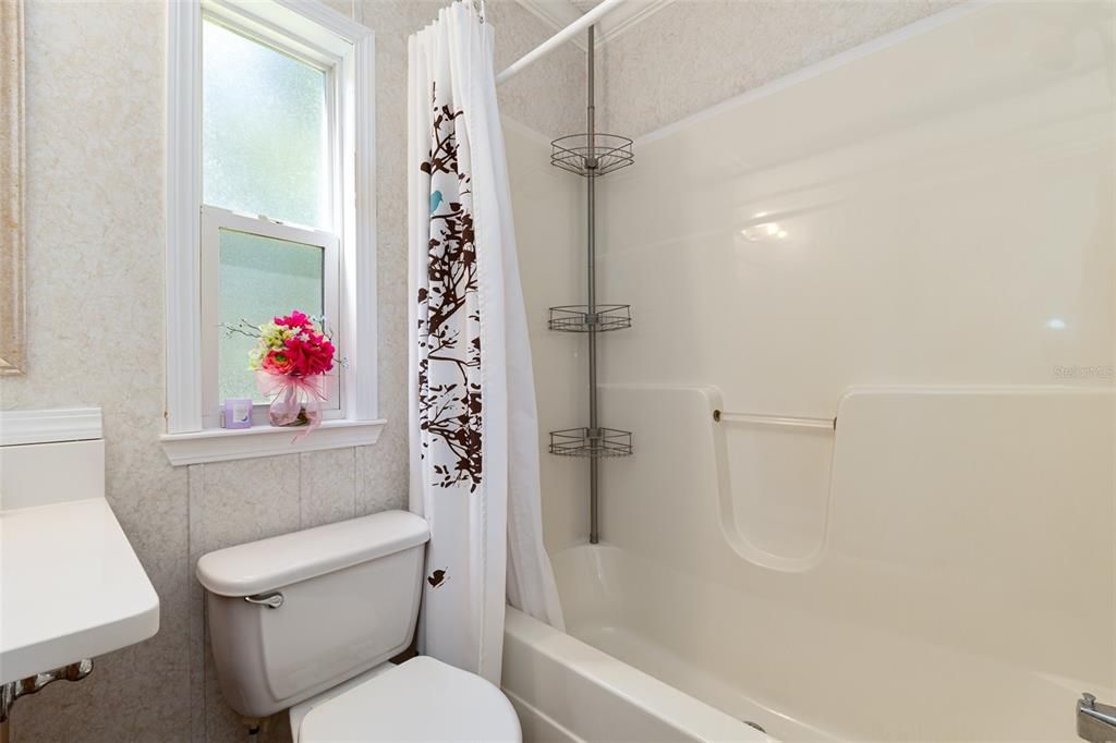 For Sale: $254,900 (3 beds, 2 baths, 1836 Square Feet)