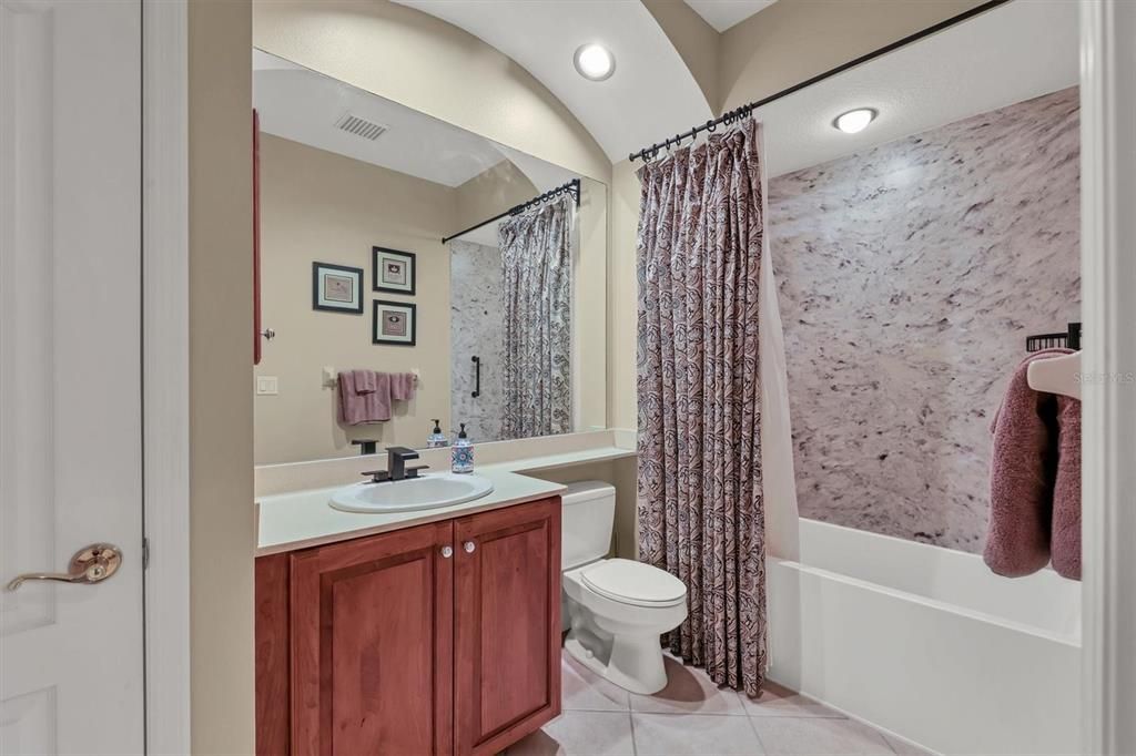 For Sale: $1,215,000 (5 beds, 4 baths, 3686 Square Feet)