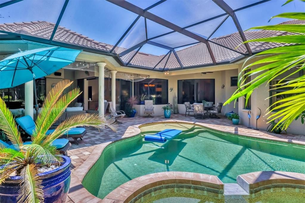 For Sale: $1,215,000 (5 beds, 4 baths, 3686 Square Feet)