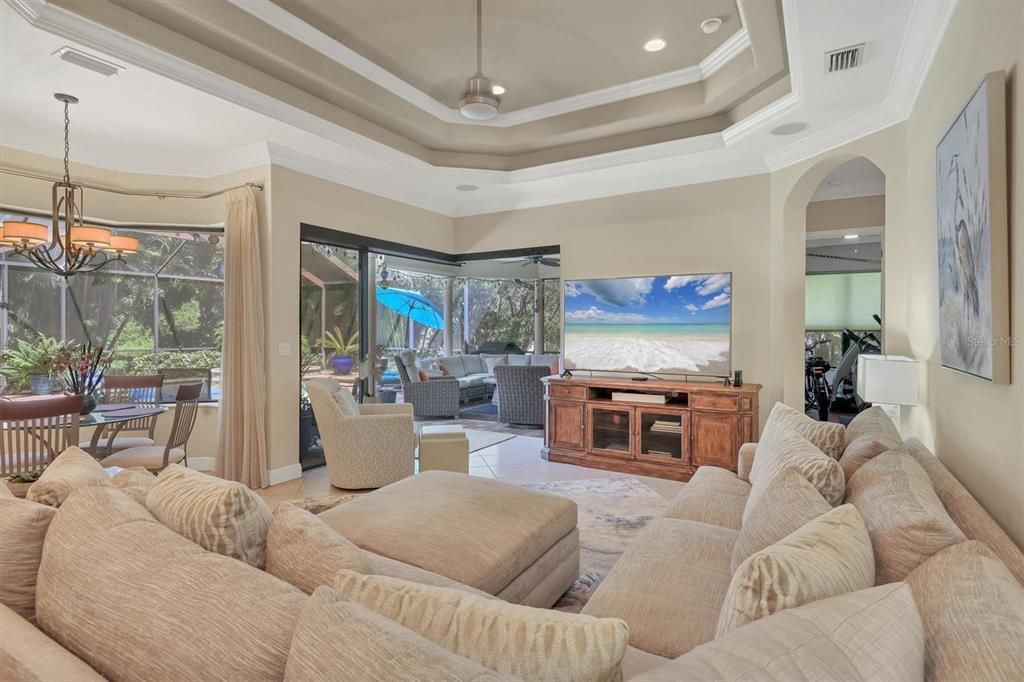 For Sale: $1,215,000 (5 beds, 4 baths, 3686 Square Feet)