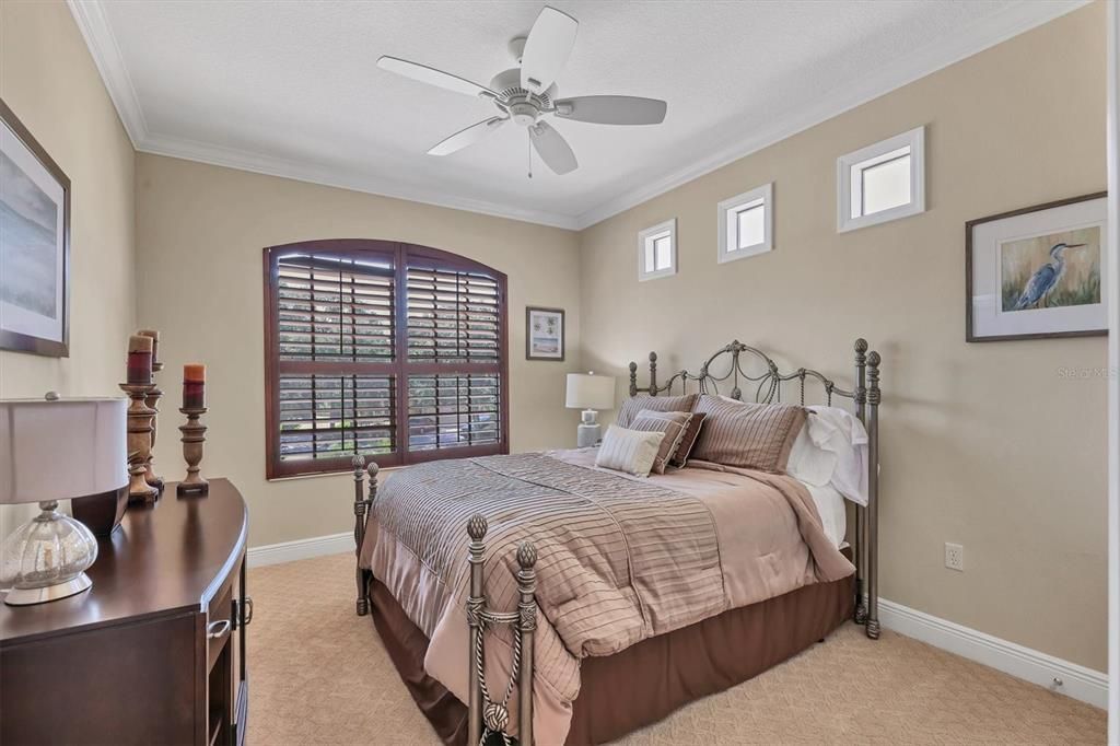 For Sale: $1,215,000 (5 beds, 4 baths, 3686 Square Feet)