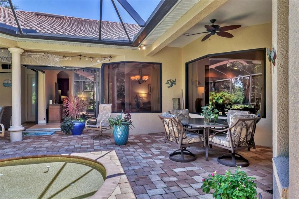 For Sale: $1,215,000 (5 beds, 4 baths, 3686 Square Feet)