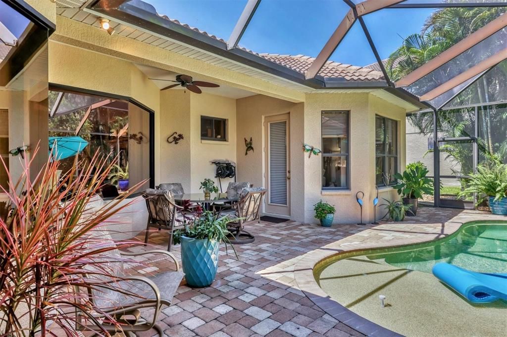 For Sale: $1,215,000 (5 beds, 4 baths, 3686 Square Feet)