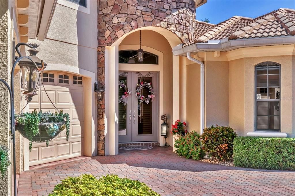 For Sale: $1,215,000 (5 beds, 4 baths, 3686 Square Feet)