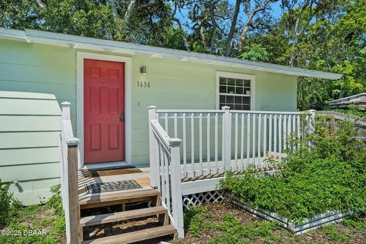 For Sale: $174,500 (2 beds, 1 baths, 760 Square Feet)