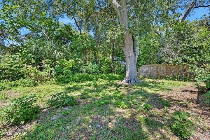 For Sale: $174,500 (2 beds, 1 baths, 760 Square Feet)