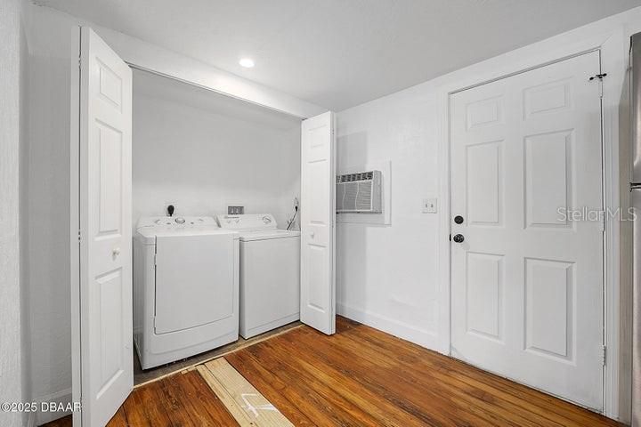 For Sale: $174,500 (2 beds, 1 baths, 760 Square Feet)