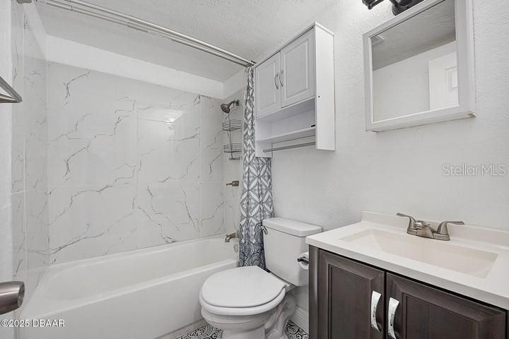 For Sale: $174,500 (2 beds, 1 baths, 760 Square Feet)