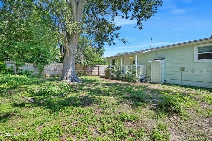 For Sale: $174,500 (2 beds, 1 baths, 760 Square Feet)