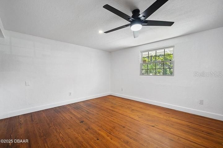 For Sale: $174,500 (2 beds, 1 baths, 760 Square Feet)