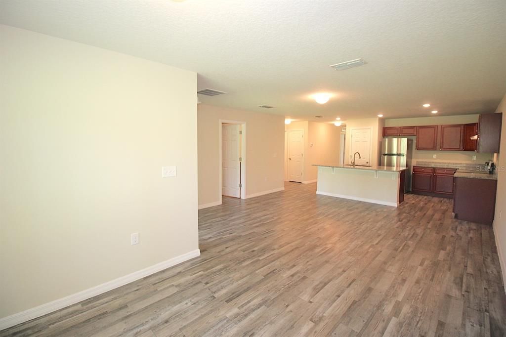 For Sale: $499,000 (6 beds, 0 baths, 2613 Square Feet)