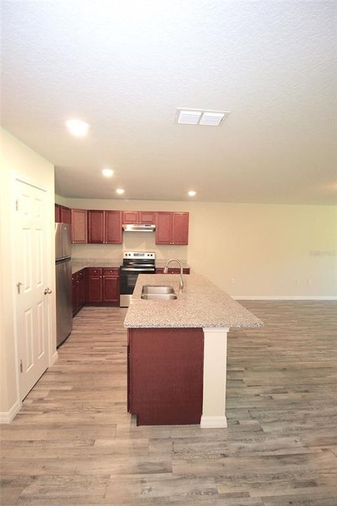 For Sale: $499,000 (6 beds, 0 baths, 2613 Square Feet)