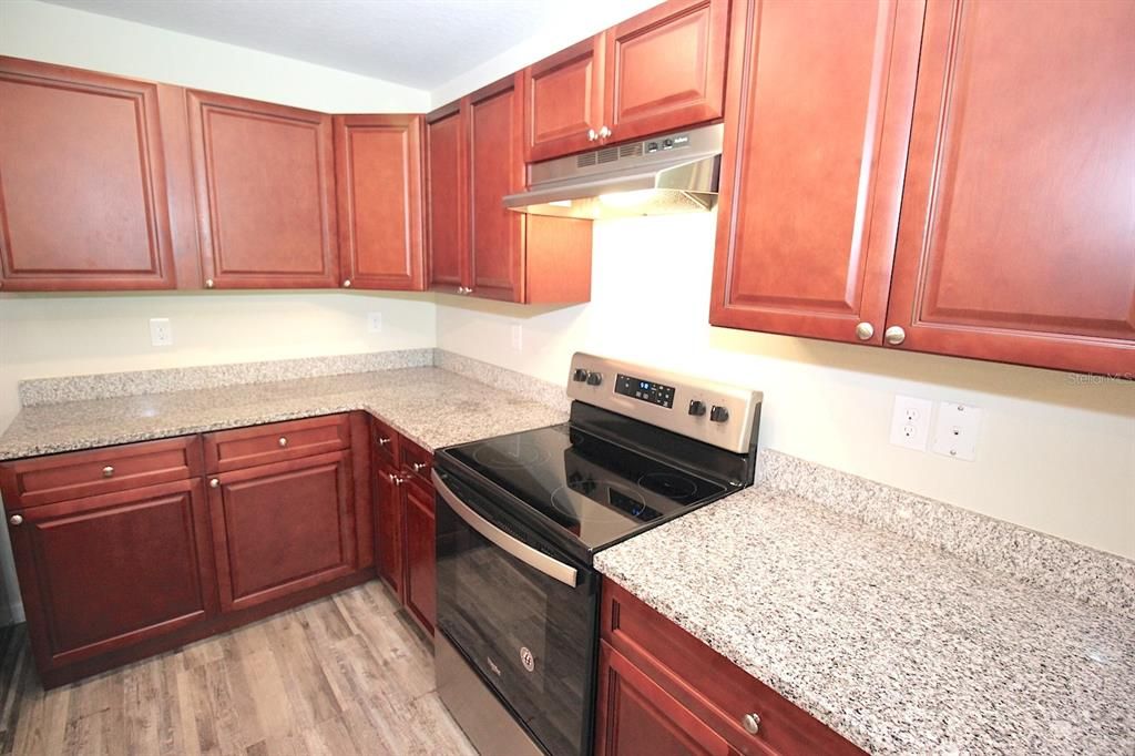 For Sale: $499,000 (6 beds, 0 baths, 2613 Square Feet)