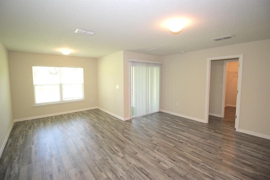 For Sale: $499,000 (6 beds, 0 baths, 2613 Square Feet)