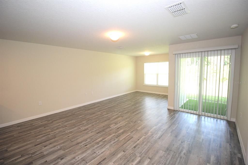 For Sale: $499,000 (6 beds, 0 baths, 2613 Square Feet)