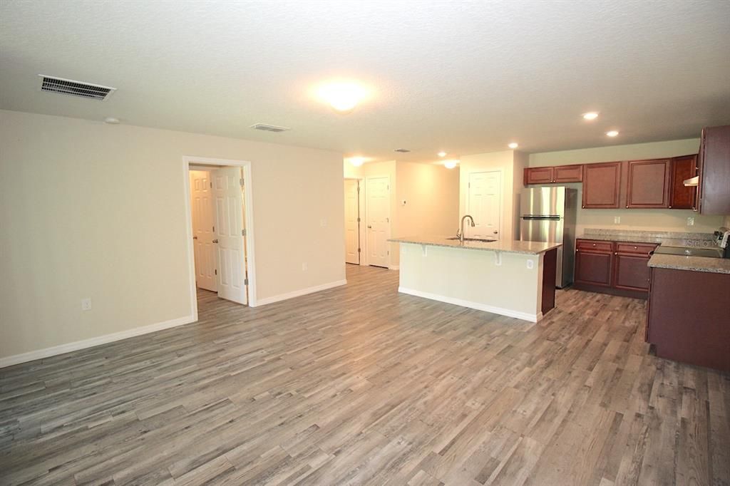 For Sale: $499,000 (6 beds, 0 baths, 2613 Square Feet)